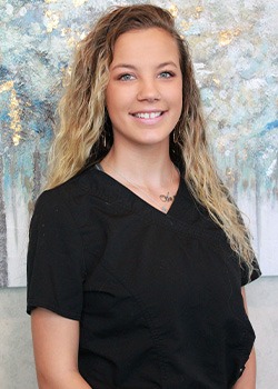 Dental assistant Aileen